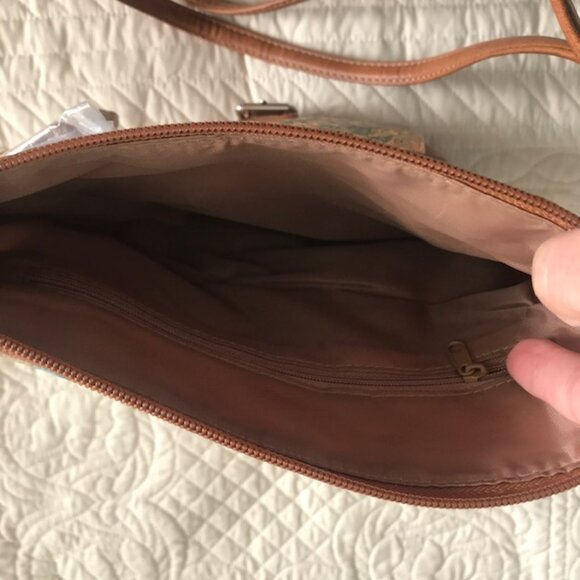 Fall Print St. John’s Bay Shoulder Purse – Brand New with Tags! - Picture 7 of 7